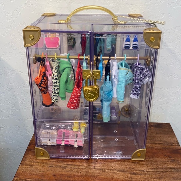 Rainbow High Deluxe Closet
